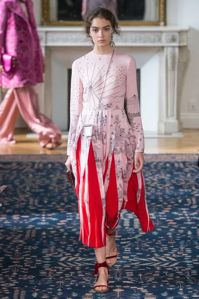 Look 8